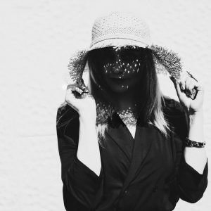 Black and White 4D/3N